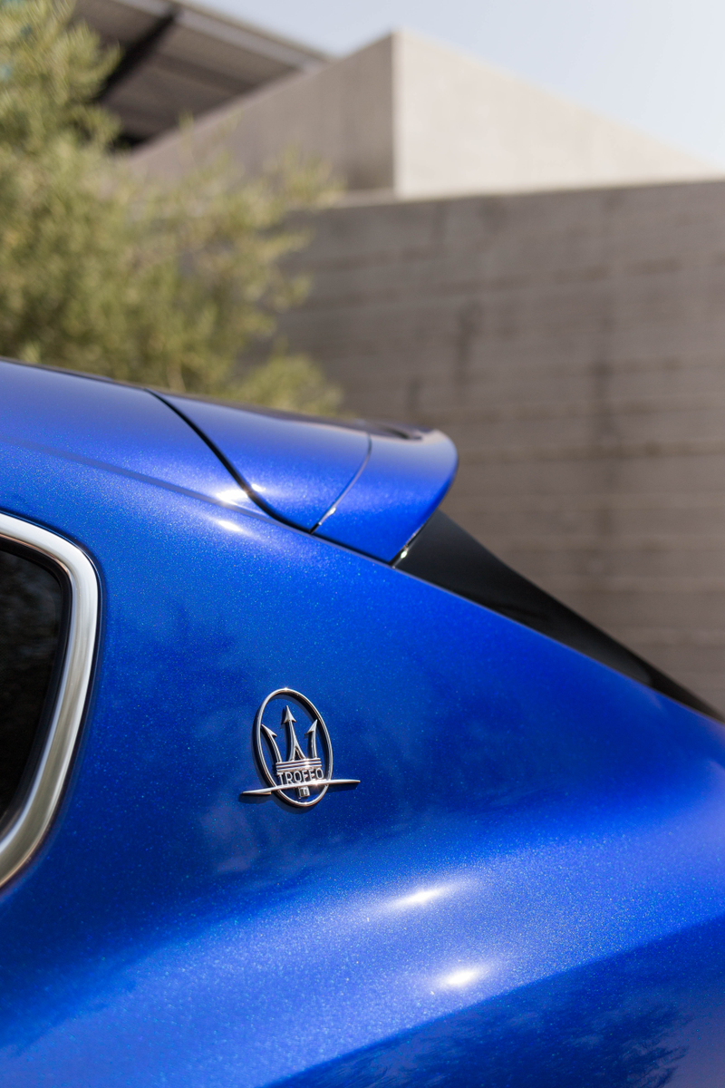 Illustration for article titled 2019 Maserati Levante Trofeo: It Has A 590 HP Ferrari V8, As Should All SUVs